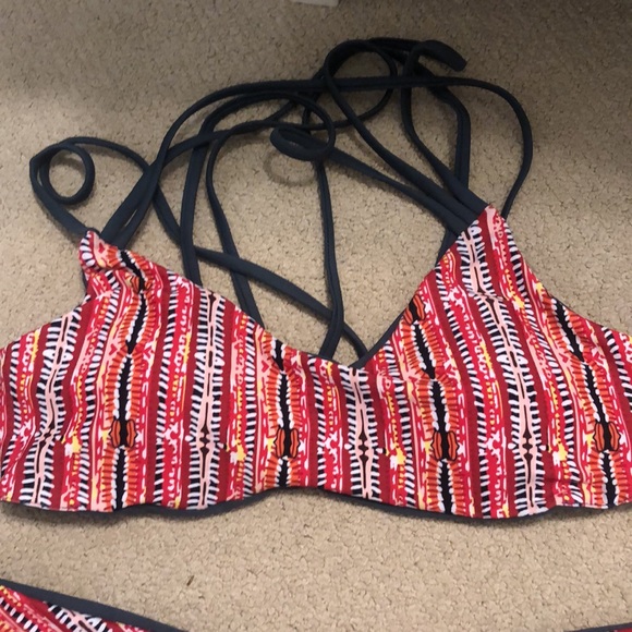 2 piece strapy back bikini - Picture 3 of 5